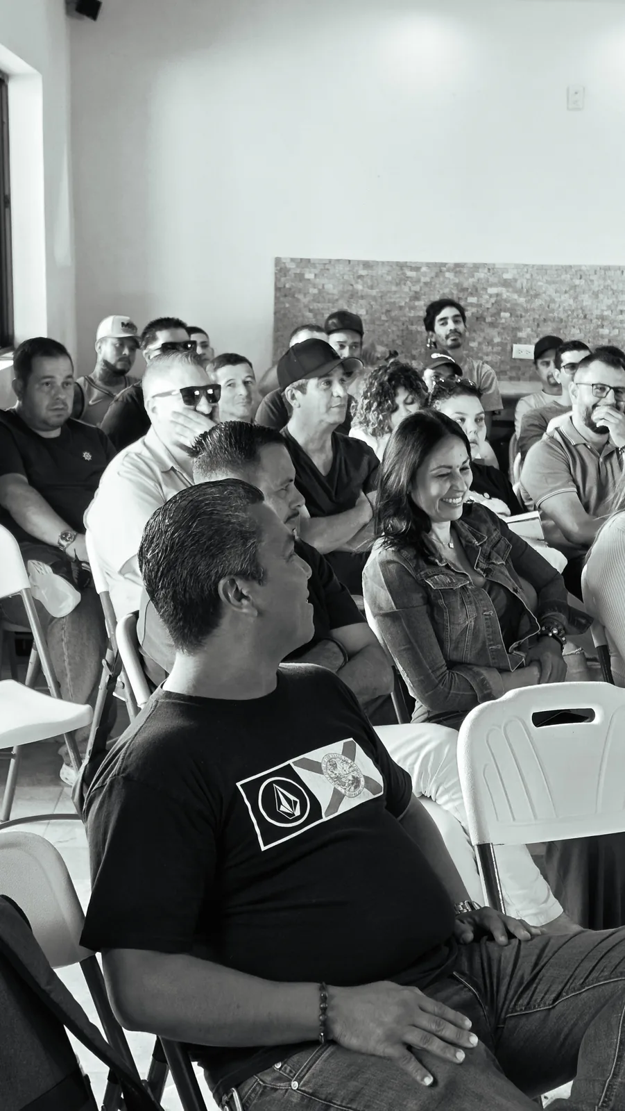 Participantes trabajando durante un taller